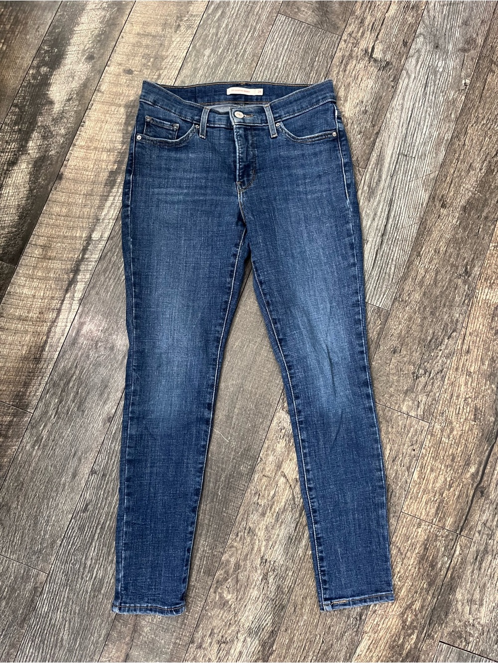 Levi's 311 Shaping Skinny Jeans Medium Wash Stretch Size 26 / 2